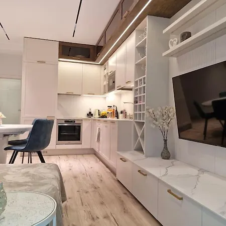 Marbel - An Exquisitely Designed Retreat In The Heart Of By The Sea Garden With Free Parking Apartment