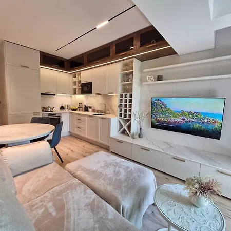 Marbel - An Exquisitely Designed Retreat In The Heart Of By The Sea Garden With Free Parking *