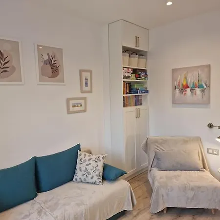 Marbel - Designer Retreat With Free Parking *