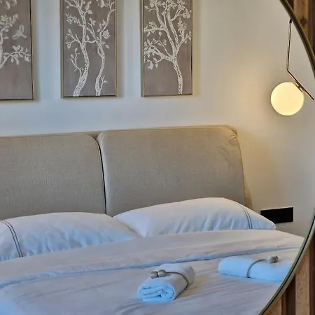 Marbel - Designer Retreat With Free Parking Apartament *