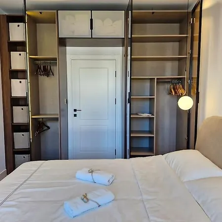 Apartment Marbel - An Exquisitely Designed Retreat In The Heart Of By The Sea Garden With Free Parking *