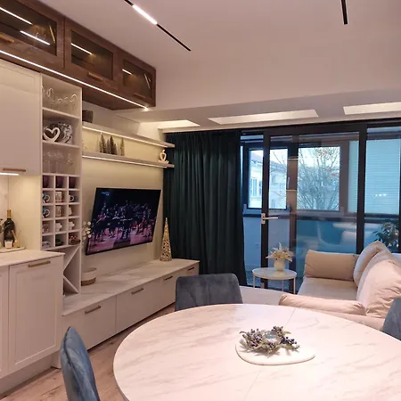Marbel - An Exquisitely Designed Retreat In The Heart Of By The Sea Garden With Free Parking Burgas
