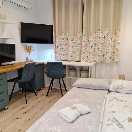 Marbel - An Exquisitely Designed Retreat In The Heart Of By The Sea Garden With Free Parking Apartment *
