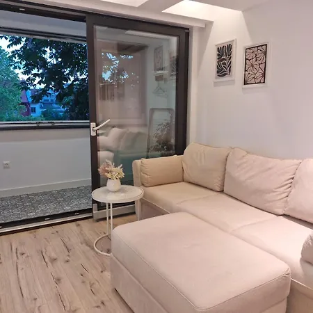 Apartament Marbel - Designer Retreat With Free Parking *