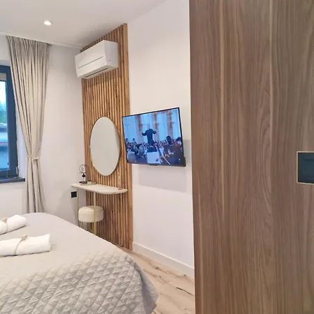 Marbel - Designer Retreat With Free Parking Apartament