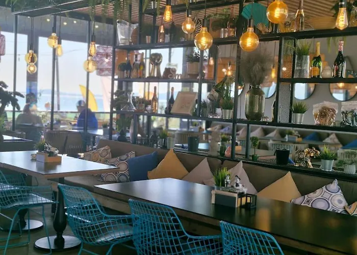 Marbel - Designer Retreat With Free Parking דירה