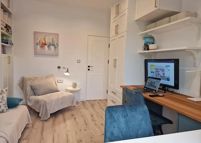 Apartmán Marbel - Designer Retreat With Free Parking *