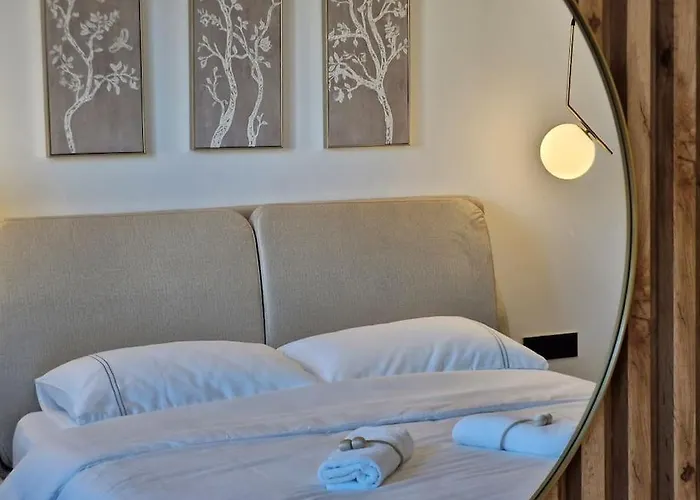 Marbel - Designer Retreat With Free Parking Apartament *