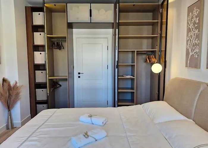 דירה Marbel - Designer Retreat With Free Parking *