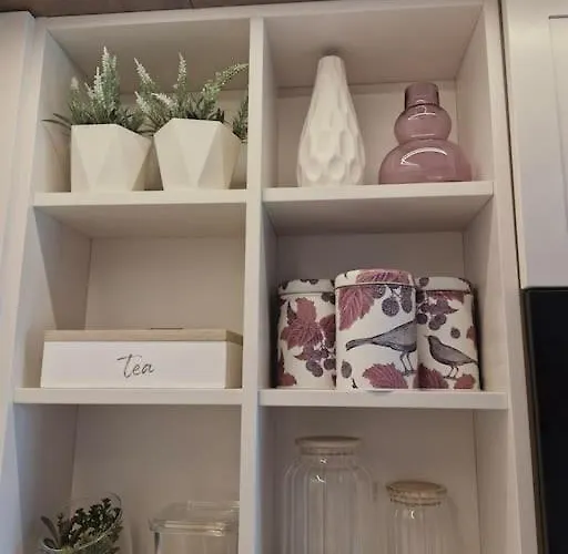 Marbel - Designer Retreat With Free Parking *