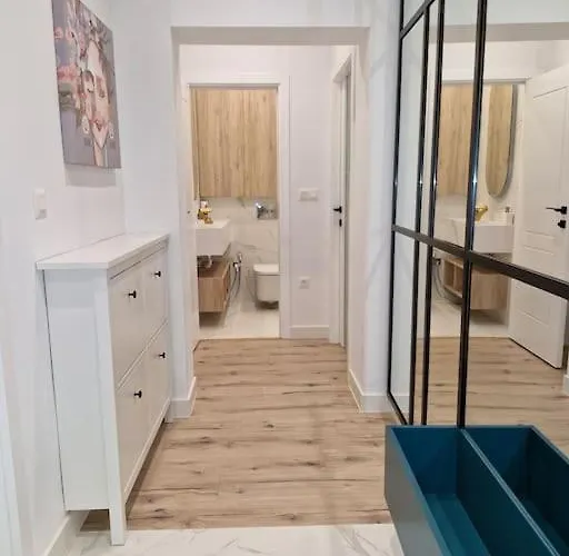 Apartmán Marbel - Designer Retreat With Free Parking