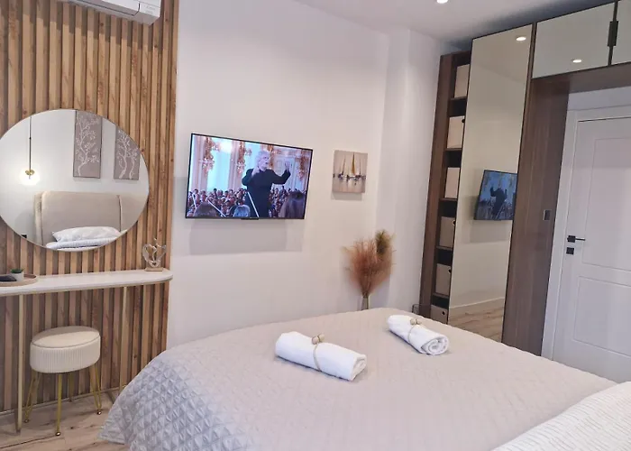 Apartmán Marbel - Designer Retreat With Free Parking