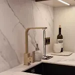 Marbel - Designer Retreat With Free Parking Apartament *