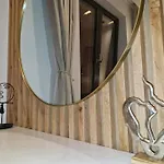 Marbel - Designer Retreat With Free Parking *