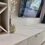 Marbel - Designer Retreat With Free Parking Apartament