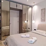 Apartament Marbel - Designer Retreat With Free Parking