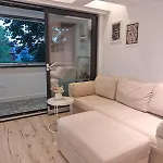 Apartament Marbel - Designer Retreat With Free Parking *