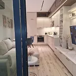 Marbel - Designer Retreat With Free Parking Apartament *