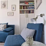 Marbel - Designer Retreat With Free Parking Apartament *