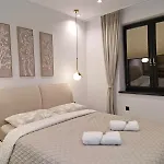 Marbel - Designer Retreat With Free Parking Apartament