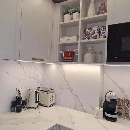 Apartmán Marbel - Designer Retreat With Free Parking