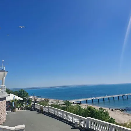 Appartamento Marbél - Designer Retreat With Free Parking Burgas