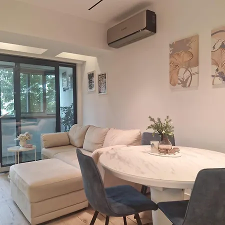 Marbel - Designer Retreat With Free Parking Апартаменти *